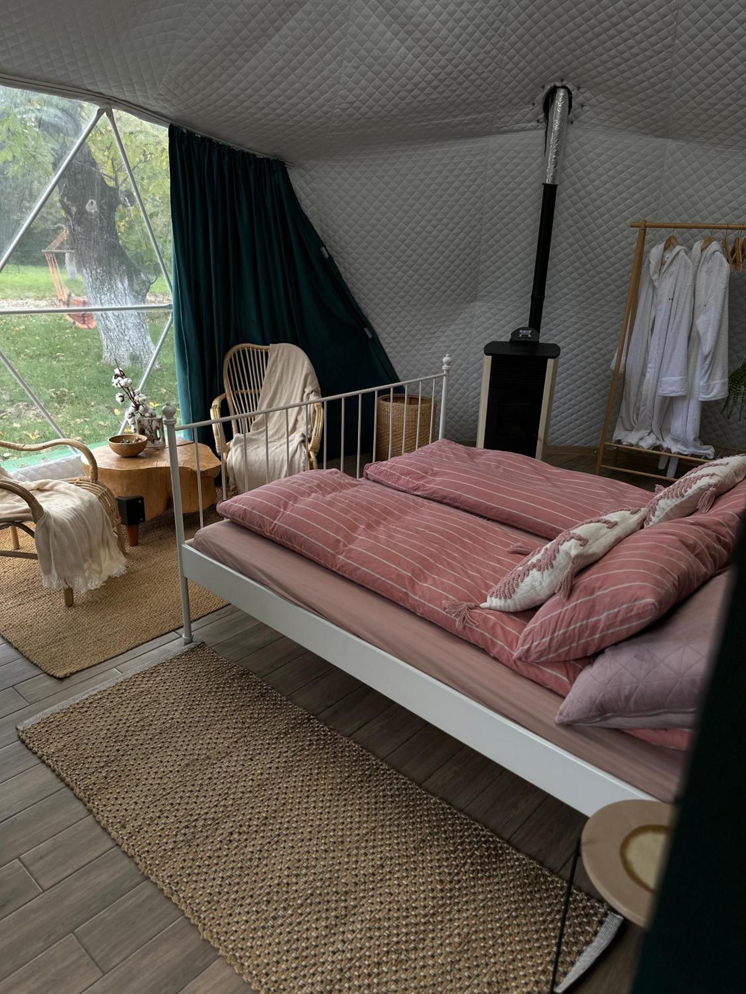 The Frog Glamping Ξενοδοχείο Horezu Εξωτερικό φωτογραφία